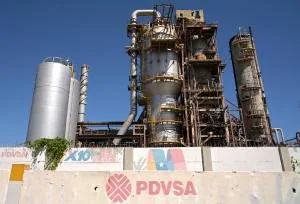 Empresa dos EUA assumirá campos de petróleo da China e da Rússia na Venezuela