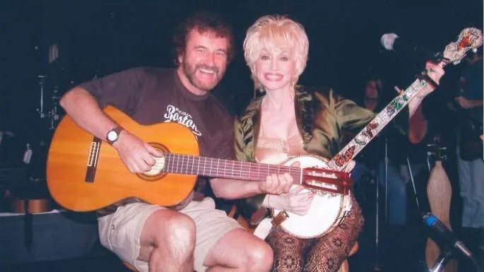 WA comedy performer Kevin Bloody Wilson’s simple and moving tribute to late country legend Dolly Parton