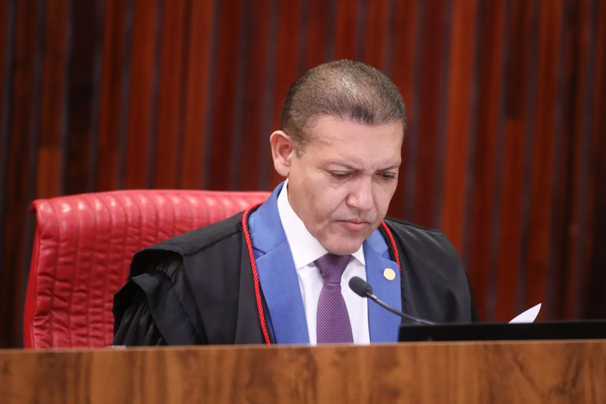 Nunes Marques recua de julgamento após sofrer pressões em várias frentes