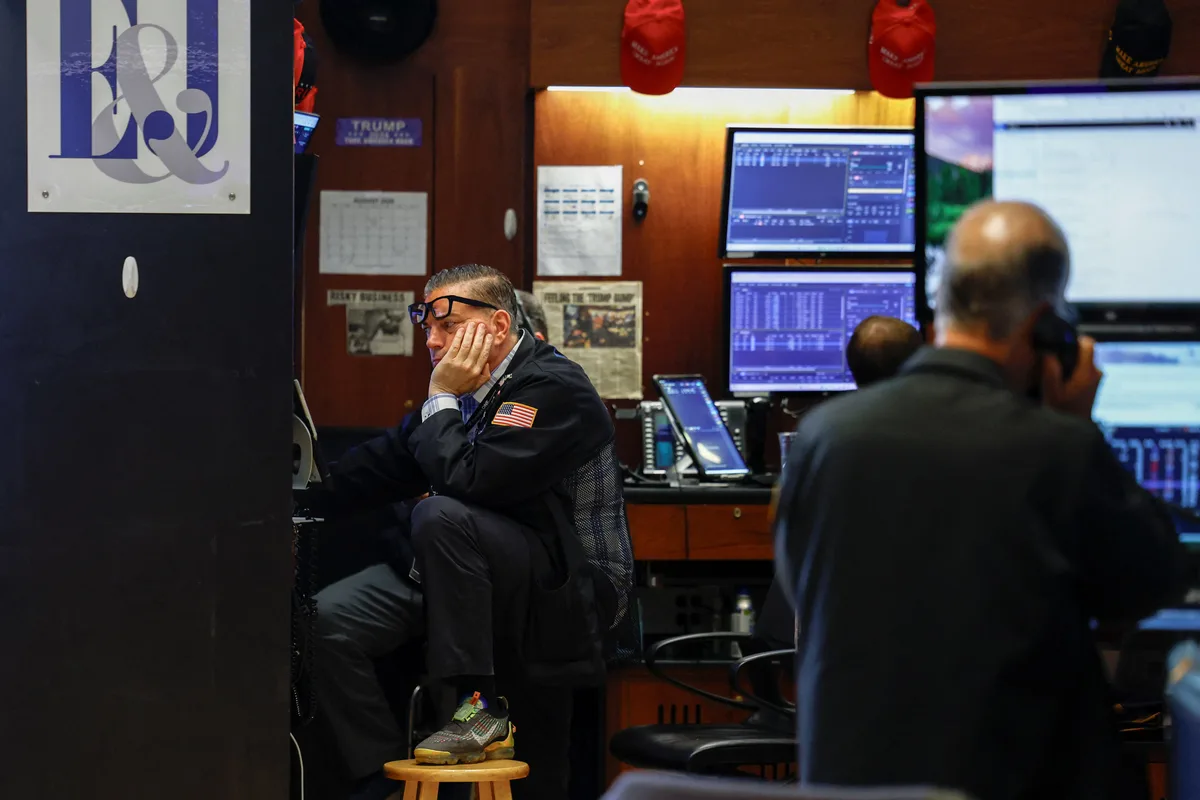 Jornada financiera: las acciones y los bonos argentinos cayeron pese a la mejora global y el riesgo país tuvo una leve suba