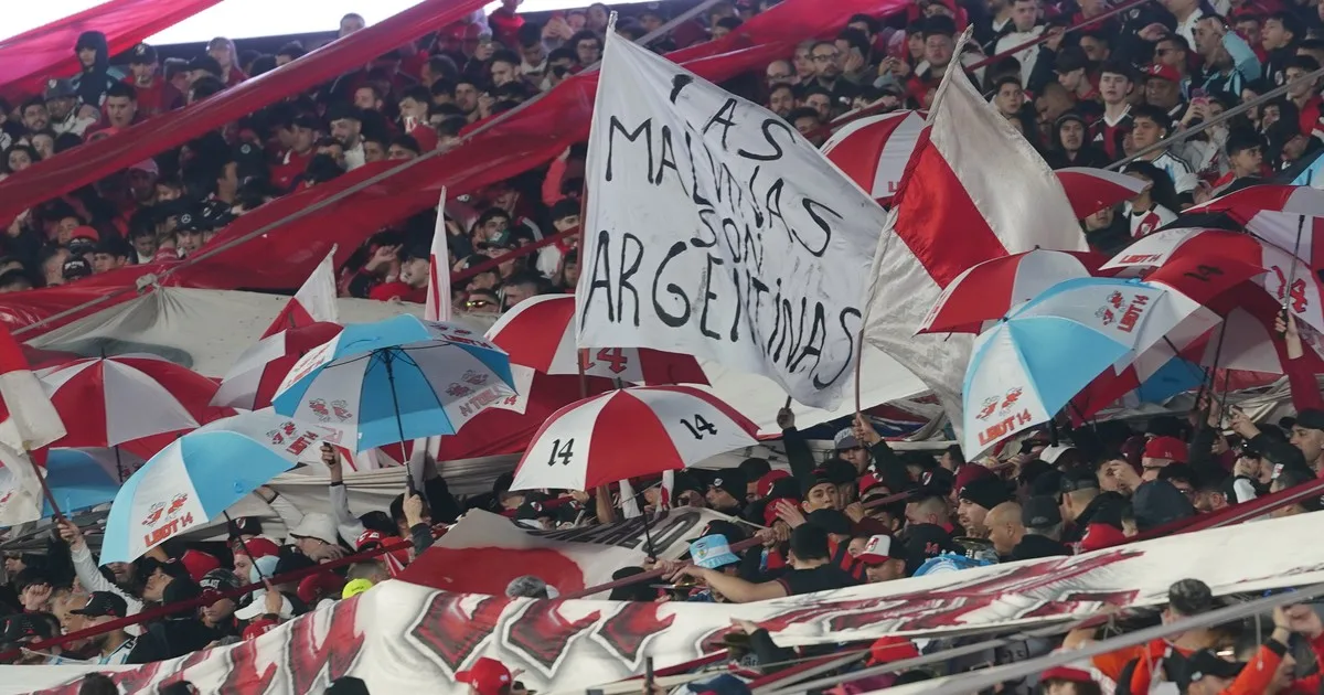El semáforo del Monumental: ovación a Almada y silbidos para Coudet
