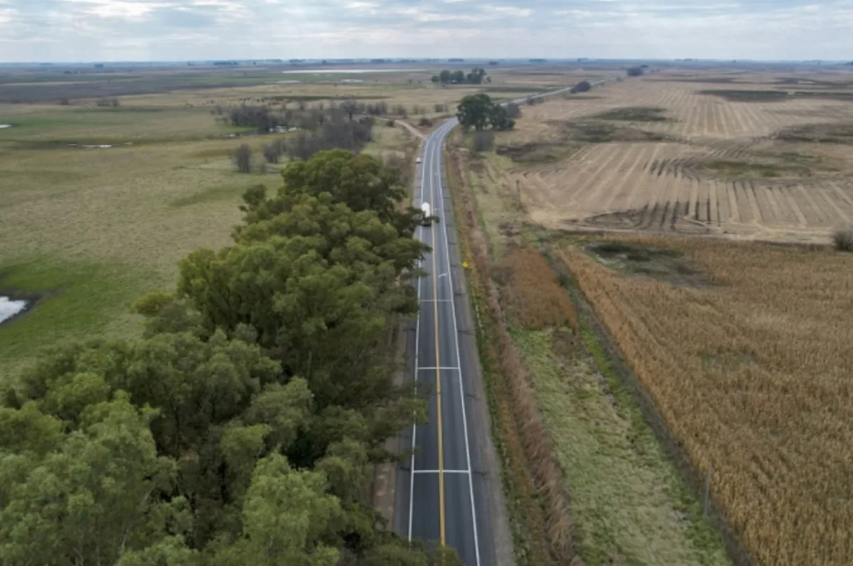 El Gobierno adjudicó a empresas privadas ocho corredores de rutas nacionales por 20 años