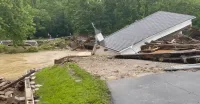 Veja destruição causada por passagem de tornado raro na França