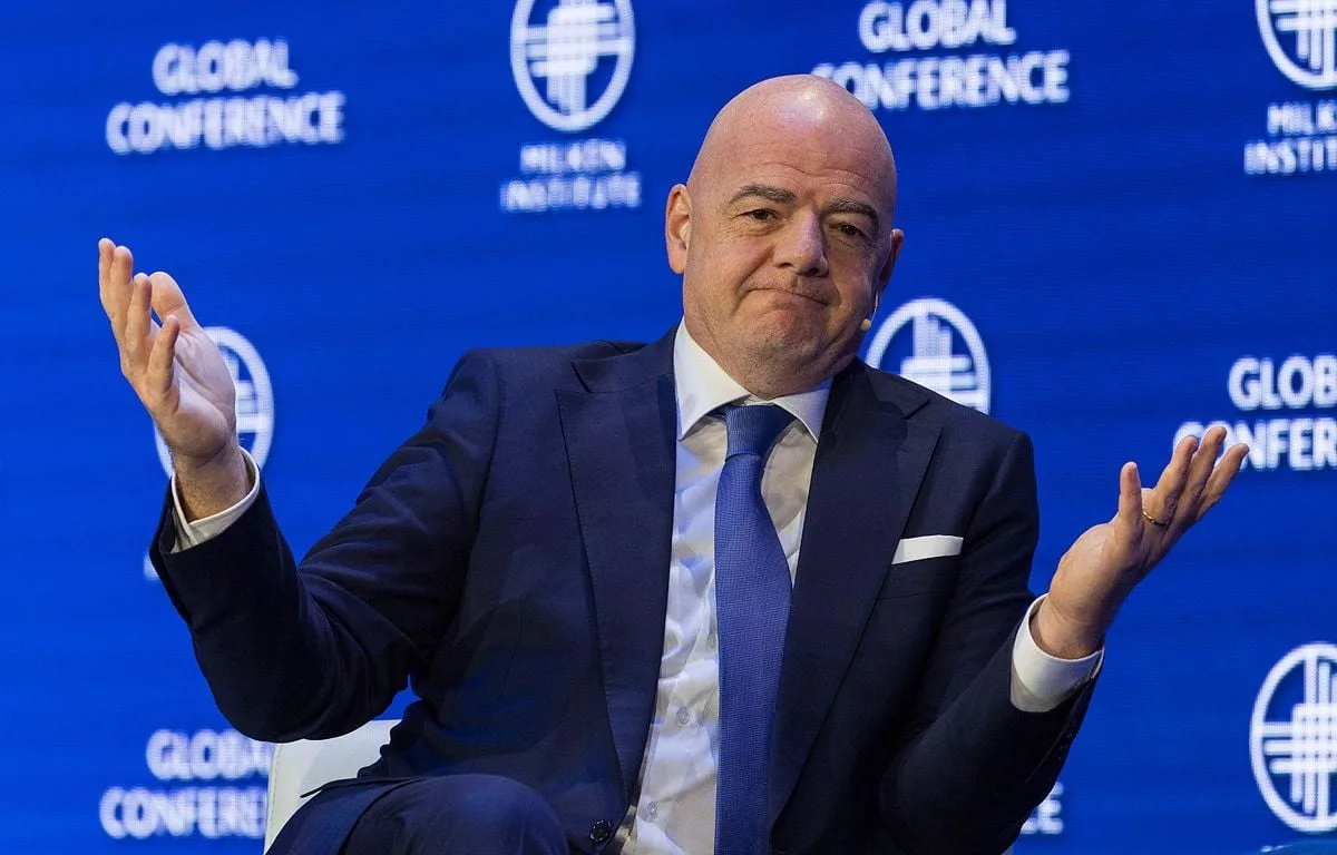 « Il a trahi le football »… Une coalition de supporters appelle au départ d’Infantino et réclame une réforme de la Fifa