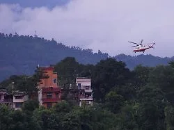 Per Hubschrauber ins Armeecamp: Deutsche Familie nach Sturzflut in Nepal gerettet