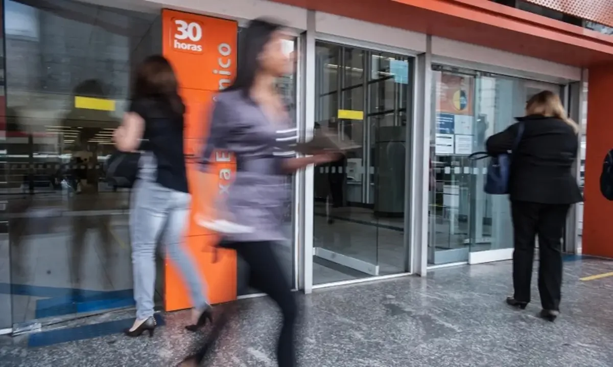 Bancários ameaçam fazer greve de 24 horas na quinta-feira