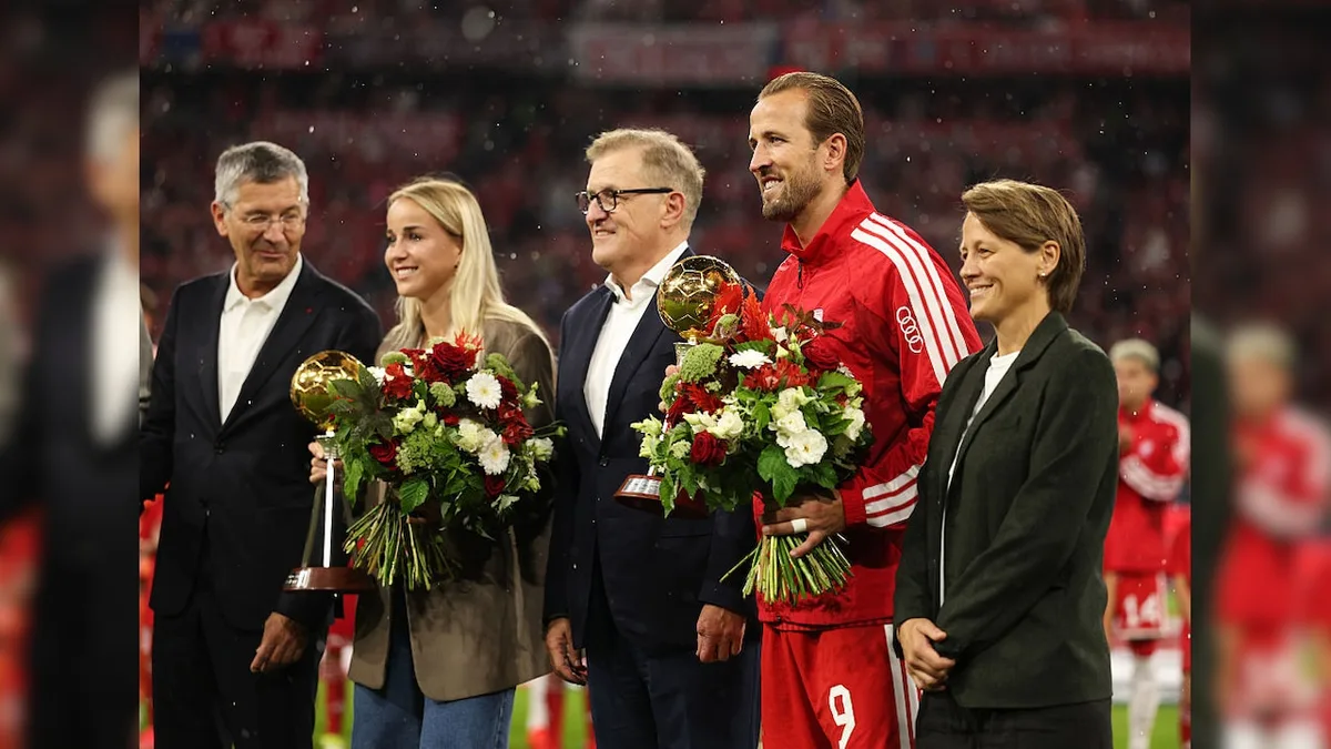 Harry Kane Reacts After Winning Germany's Footballer Of The Year Award