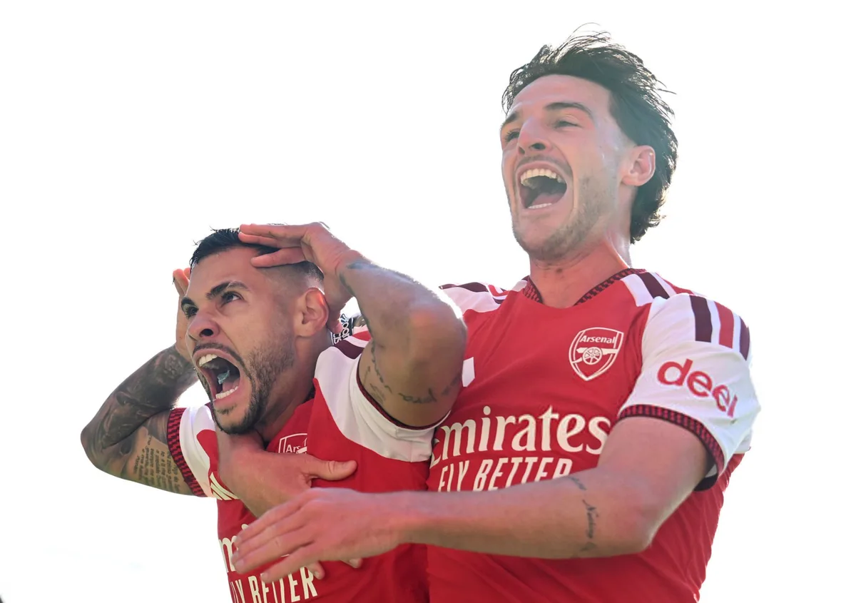 Susto y remontadón del Arsenal