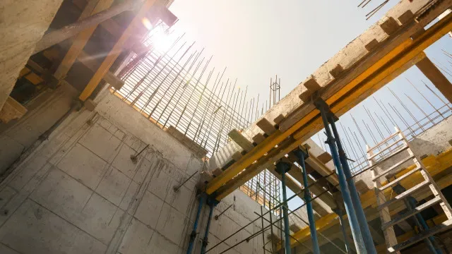 Gasóleo subiu 30% num ano. Construção alerta para risco nas empreitadas