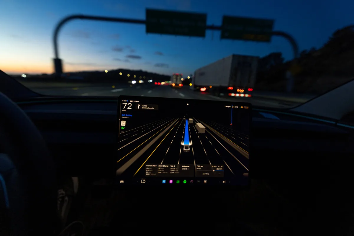 Tesla intensifica su ofensiva para llevar Full Self-Driving, una tecnología de conducción asistida