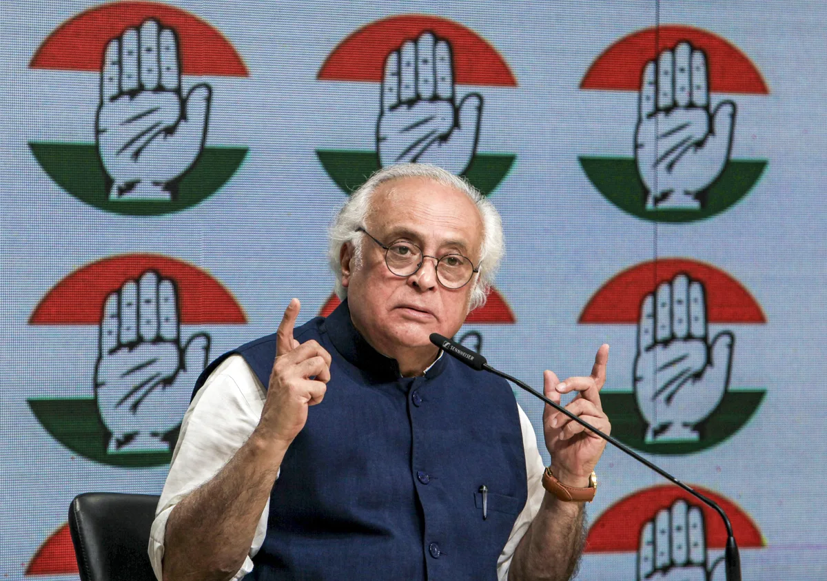 Cong calls Fadnavis' APTEL bias charge against private firms 'hypocrisy'