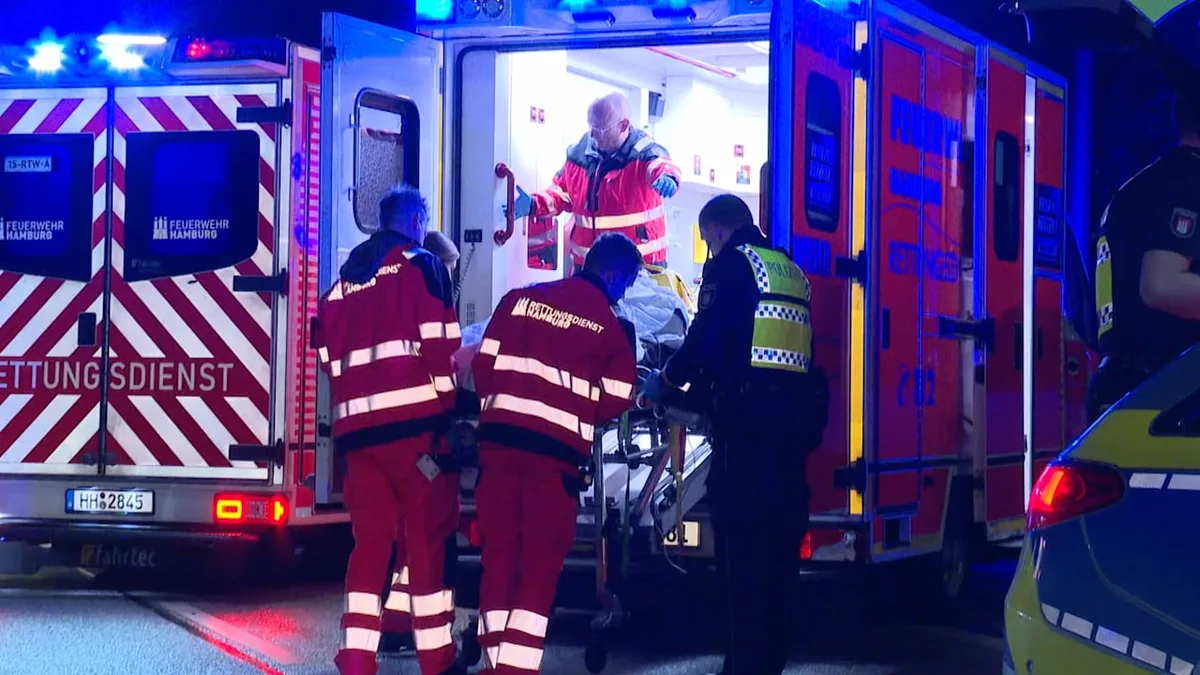 Schwerer Unfall in Hamburg - Betrunkener Fußgänger von Auto erfasst