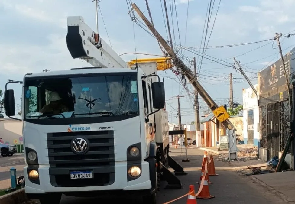 Acidente na Estrada da Floresta interrompe fornecimento de energia