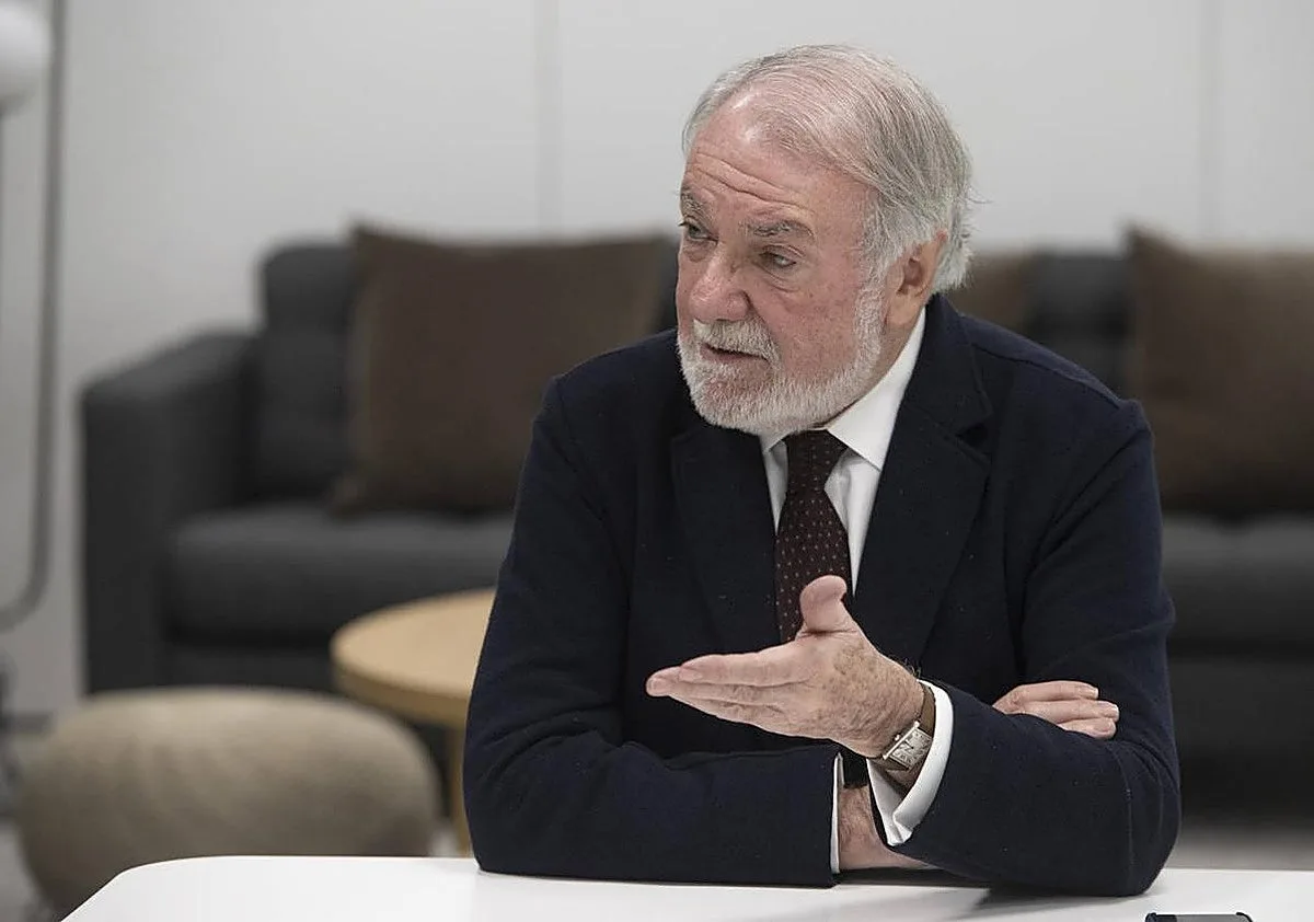 Mayor Oreja recuerda que Aznar tardó «una semana» en expulsar a los 103 inmigrantes de la entrada a Melilla de 1996