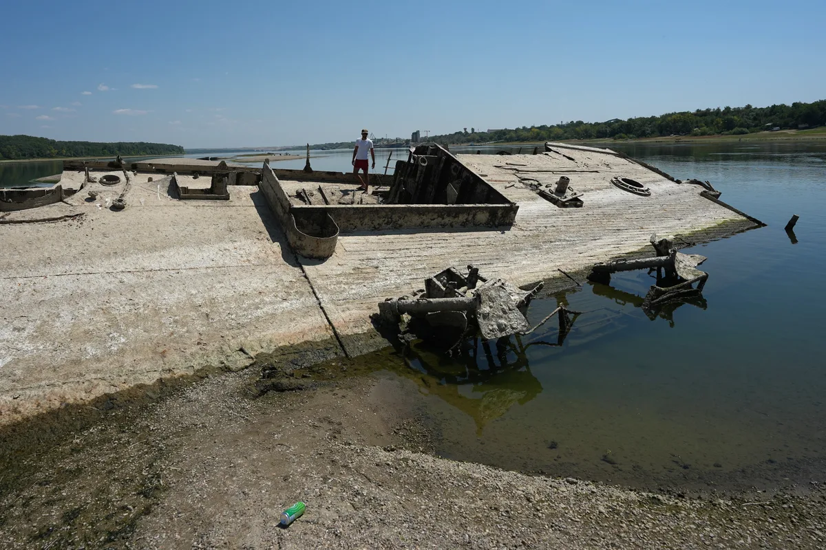 La sequía del Danubio saca a la superficie la flota nazi de la Segunda Guerra Mundial: Hitler mandó hundir los barcos durante la retirada ante el avance soviético