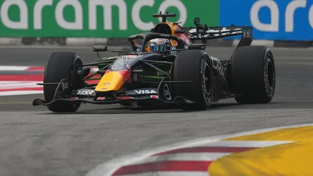 Formel 1: Russell in Singapur an der Spitze - Defekt bei Hülkenberg