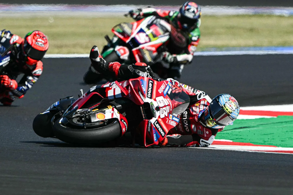Bagnaia, enigmático: “Yo pongo lo que me dicen que use”
