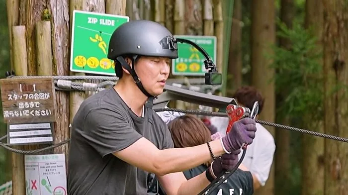 김남길, 액션배우 체면 구겼다…집라인 타다 신발 벗겨져