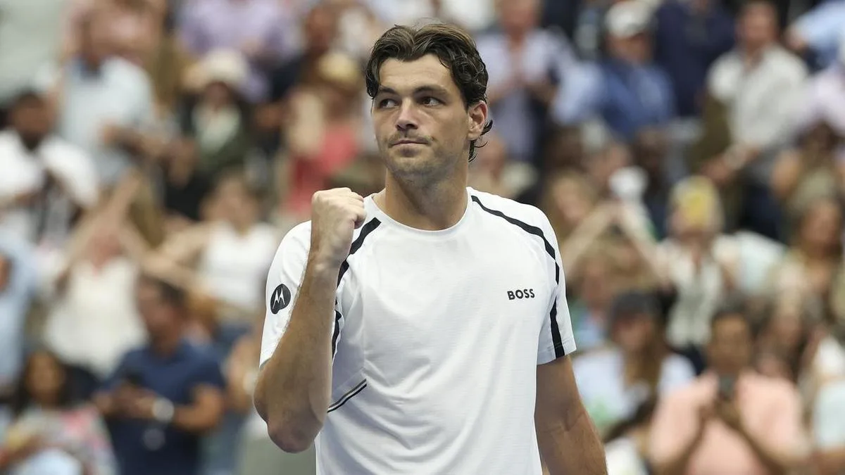 America's big hope blasts his way past US hopeful
