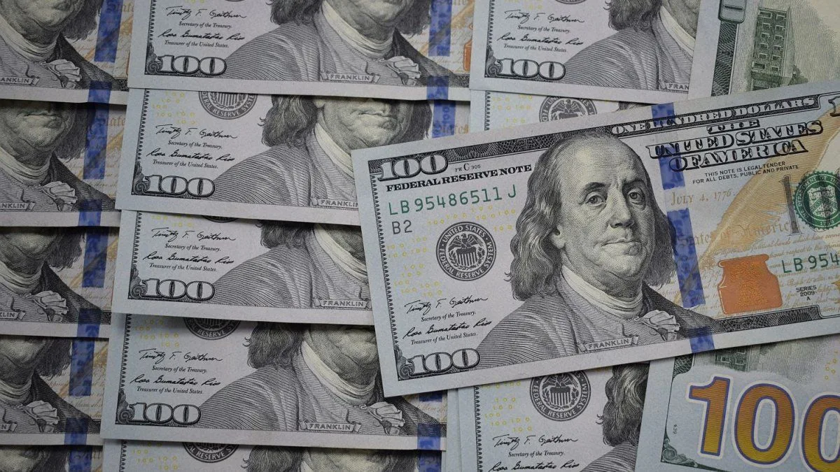 El dólar blue cayó en agosto, a contramano del resto de las cotizaciones