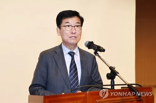 윤건영 충북교육감 "무상급식비 분담 합리적 방안 찾겠다"