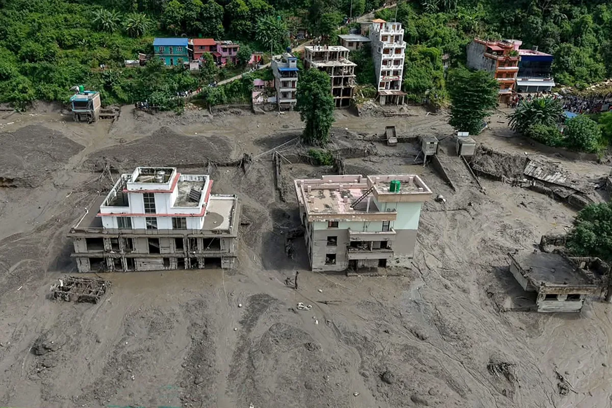 Las imágenes más impresionantes de la avalancha y las inundaciones en Nepal