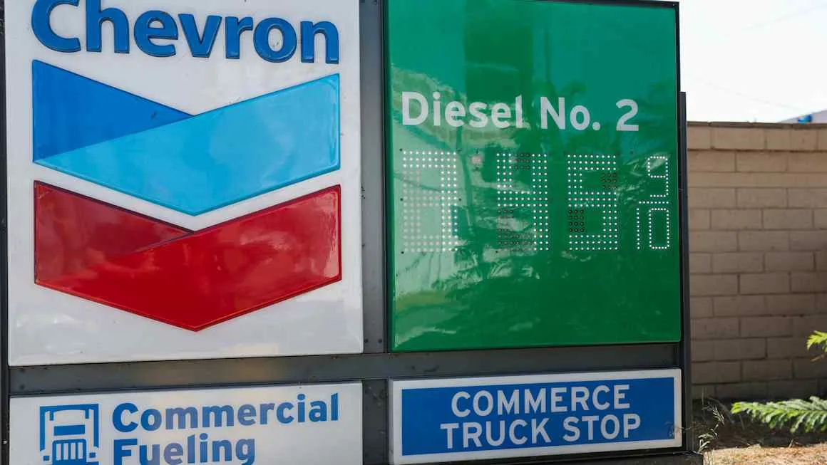 Trump summons US refiners as Iran war pushes up fuel prices