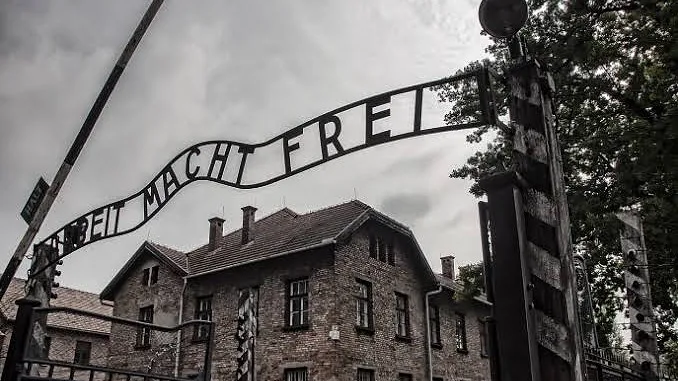 Porque queremos visitar lugares onde aconteceram crimes e tragédias? O fenómeno do turismo negro
