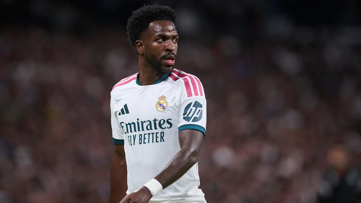 Real Madrid: Vinicius Junior zieht an den Haaren des Gegners und fliegt vom Platz