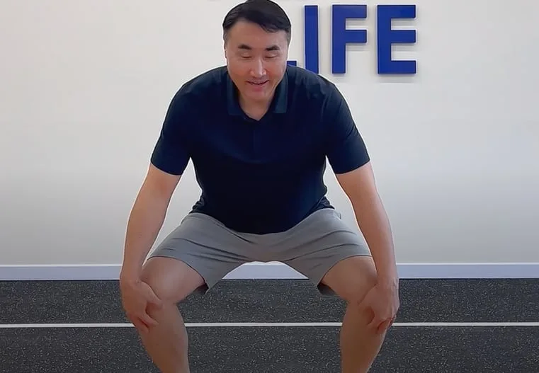 굳은 골반·뻣뻣한 하체까지… 3분 전신 리듬 운동