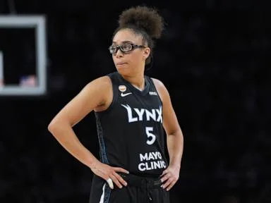 Olivia Miles breaks Caitlin Clark’s WNBA rookie points record