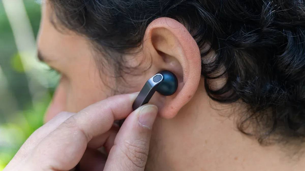 Samsung vai transformar Galaxy Buds em aparelho auditivo; EUA já aprovou