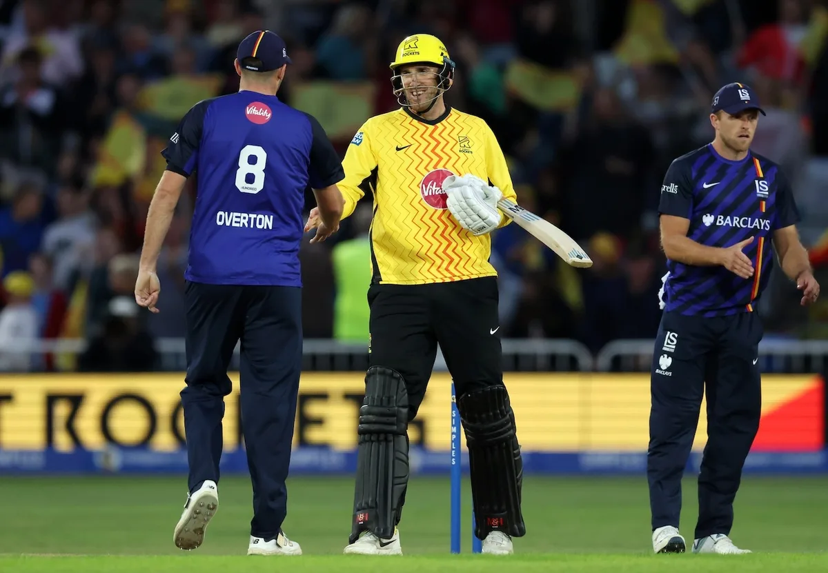 Melbourne Stars sign Overton twins simultaneously
