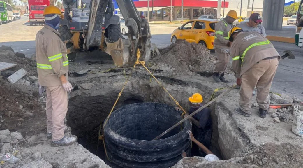 Repara SIMAS colector tras formación de socavón al sur de Torreón