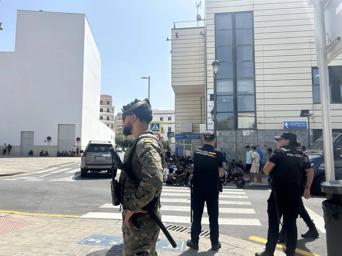 Militares piden a Defensa una compensación económica para los desplegados en Ceuta como la aprobada para policías