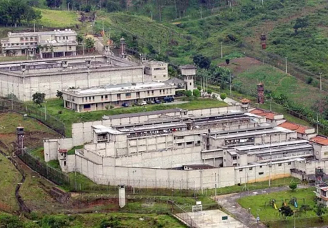 Funcionario del Inpec habría autorizado beneficios especiales para 16 voceros de la Paz Urbana de Petro en la cárcel de Itagüí