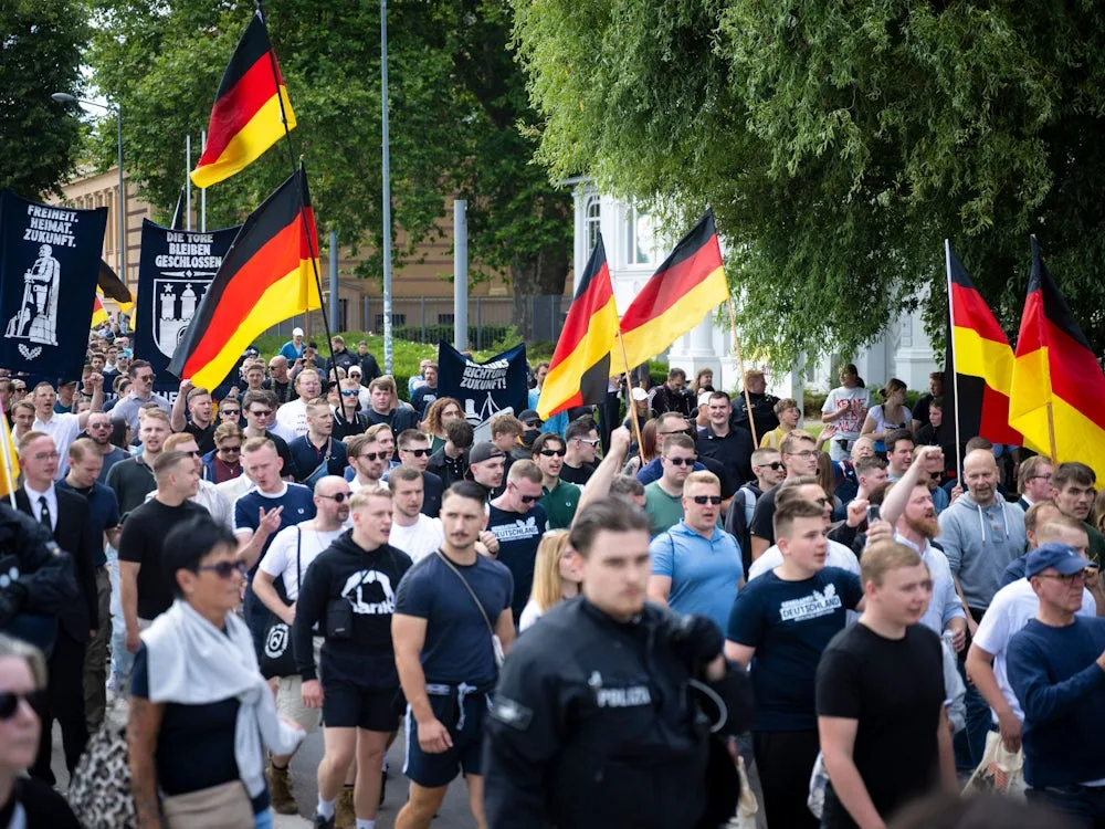„Generation rechts?“ von Rüdiger Maas: Warum Marvin plötzlich Frauen hasst