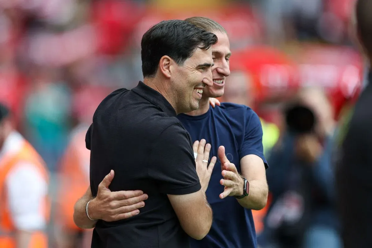 Filipe Luís celebra aniversário com virada do Monaco sobre o Liverpool em Anfield