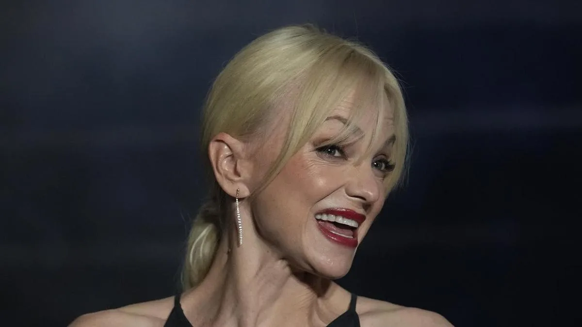 Anna Faris 'hurt' by showrunner Chuck Lorre's comments