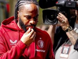 Il était en possession de six cartouches de gaz hilarant : Raheem Sterling plaide coupable après un accident de la route