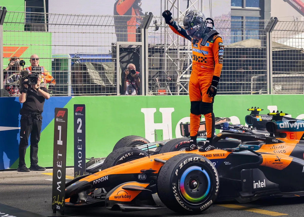 Lando Norris ganó una carrera caótica marcada por el accidente de Max Verstappen