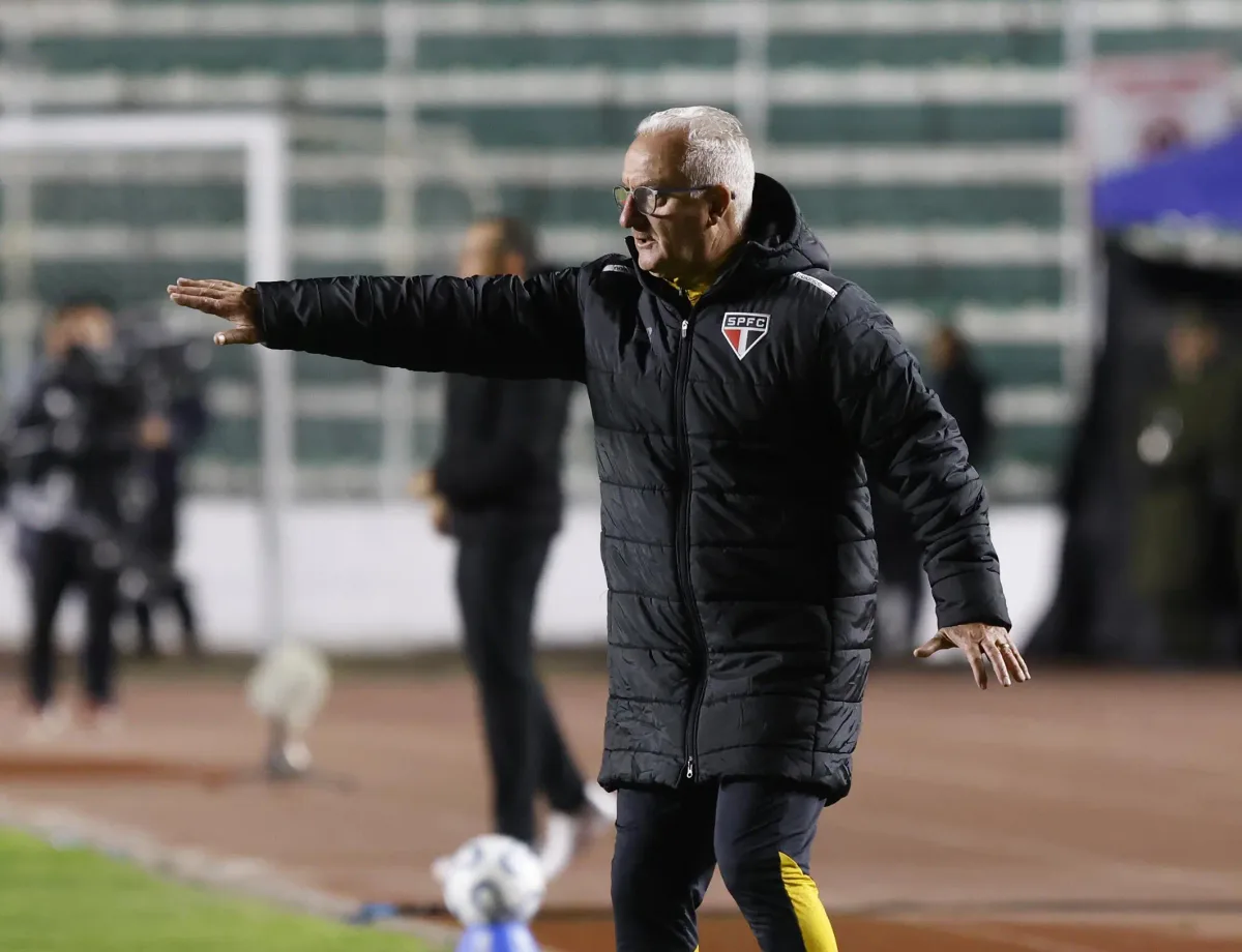 Dorival se diz satisfeito e exalta postura do São Paulo em empate na altitude: “Jogo confiável”