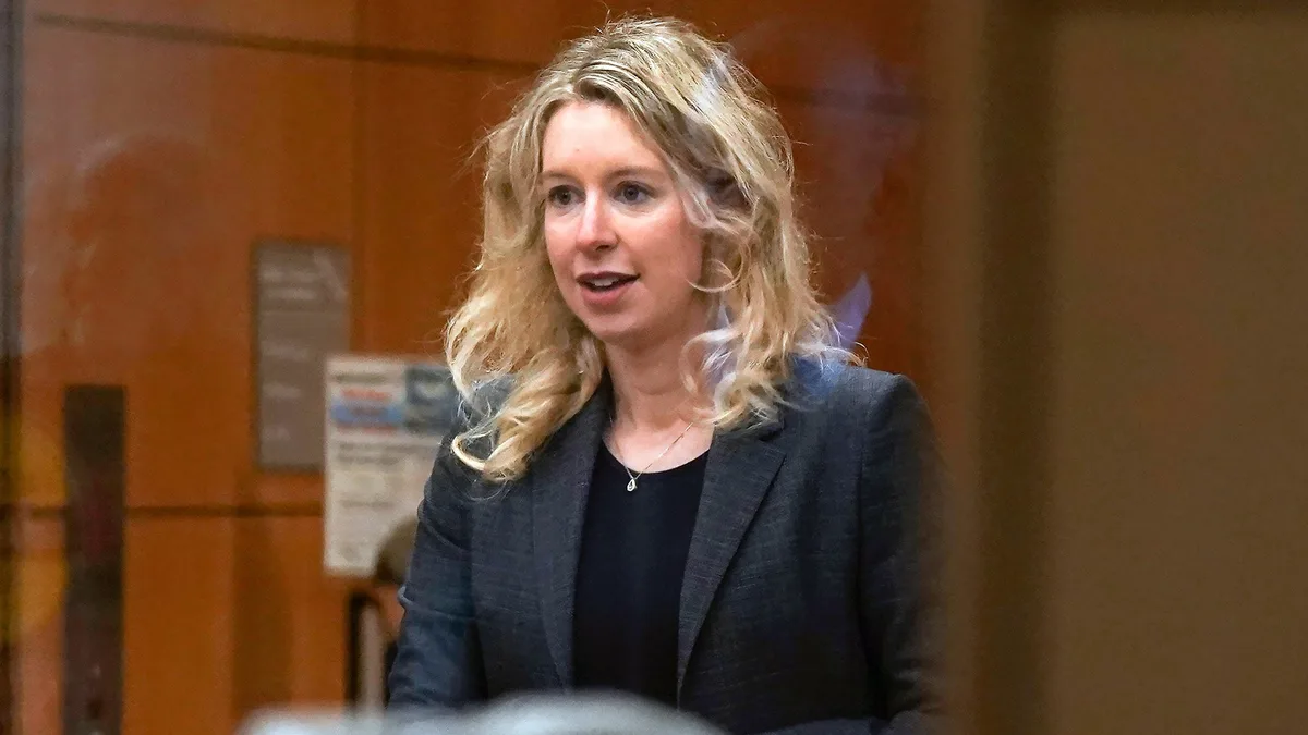Elizabeth Holmes, condenada por el fraude millonario con análisis de sangre de Theranos, pasará a una casa de transición en 2027