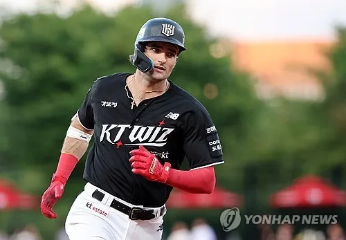 힐리어드 35·36호 홈런 '쾅쾅'…막판 홈런 레이스 3파전 되나