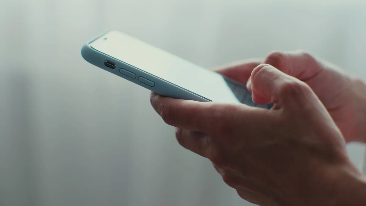 El Gobierno alerta de un nuevo fraude: SMS falsos que suplantan a la Seguridad Social para robar datos bancarios