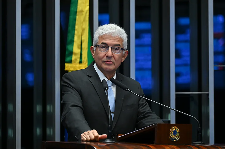 Exame para médicos recém-formados deve ser aplicado pelo CFM, diz Pontes