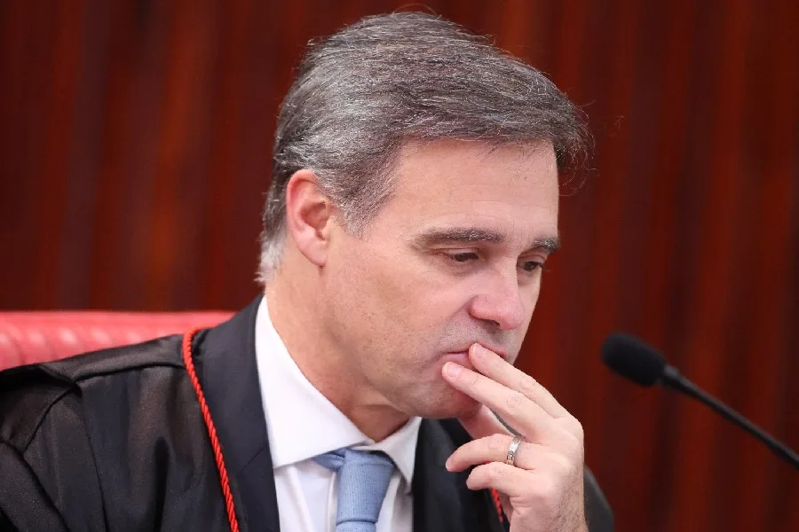 A nova regra para IA nas eleições proposta por André Mendonça