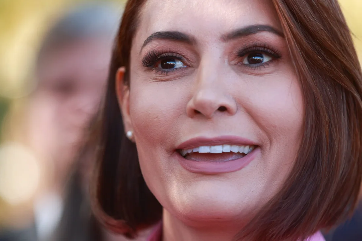 Bolsonaristas querem que Michelle faça ao menos 2 viagens na eleição