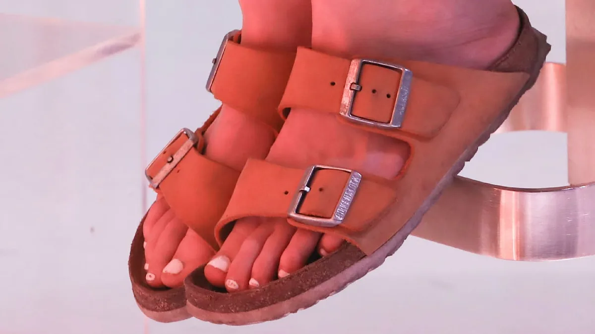 Schmutzige Innensohle - So werden Birkenstocks wieder sauber