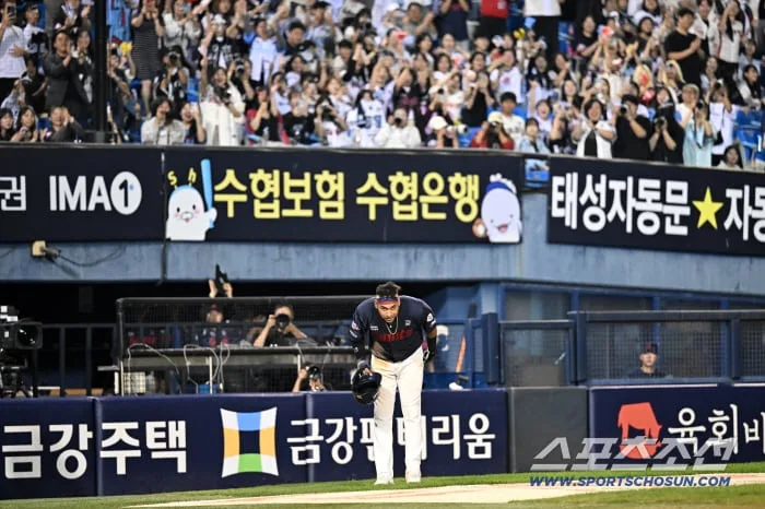 '세기의 대결' 레이예스가 이겼다! 전인미답 211안타 신기록 + 안타왕 등극 → 최원준 3안타 치고 완패